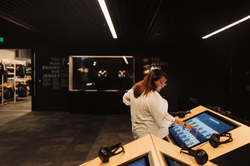 Plan: How to Get to the All Blacks Experience: Parking, Public Transport, and Accessibility Tips 